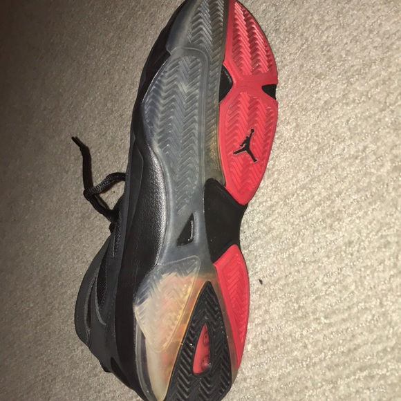 Size 13 Air Jordan taking flight - Picture 4 of 4